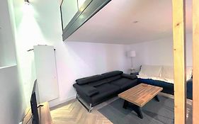 T3 Calme Et Cosy, Idealement Situe Pres Du Chateau Et De La Gare, Dans Un Cadre Paisible